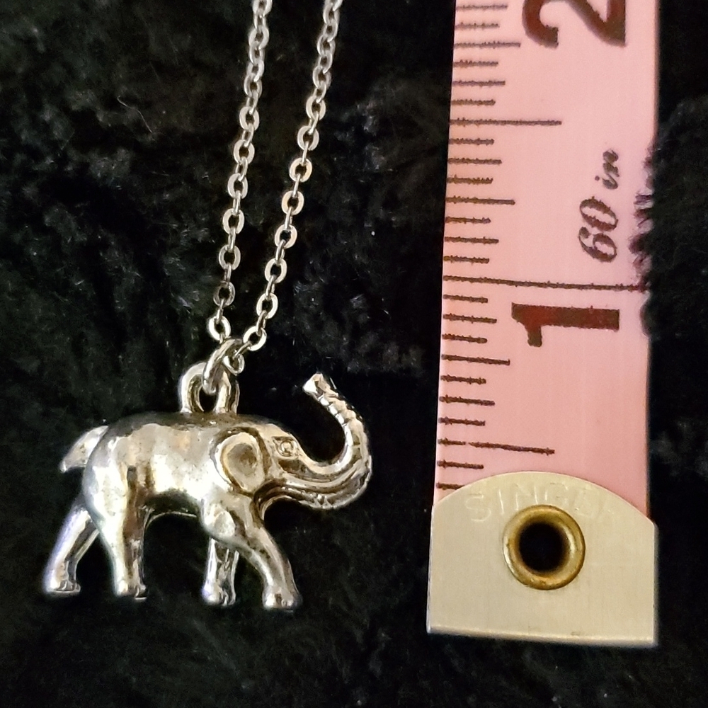 Dainty Silver Elephant Necklace - Picture 3 of 4